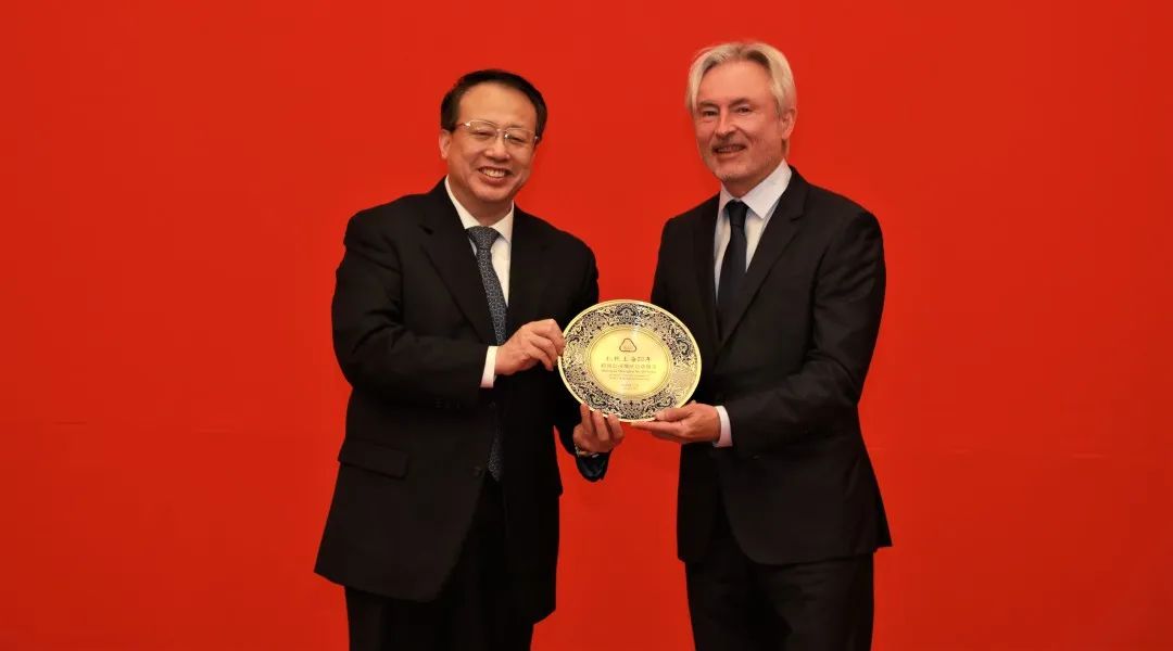 恭喜 | 狼王脔到她乖H粗话H·科普柯荣获上海20年跨国公司企业纪念牌